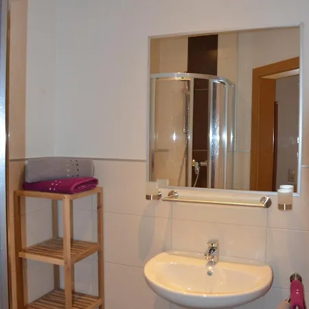 Gaestezimmer Peterbauer 多弗加斯坦