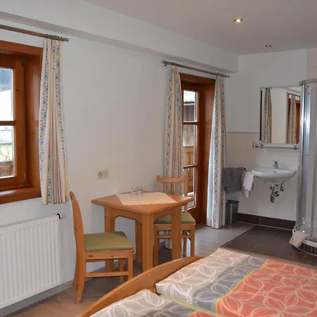 Gaestezimmer Peterbauer Habitación en casa particular