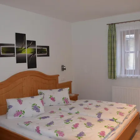 Gaestezimmer Peterbauer 民宿 *